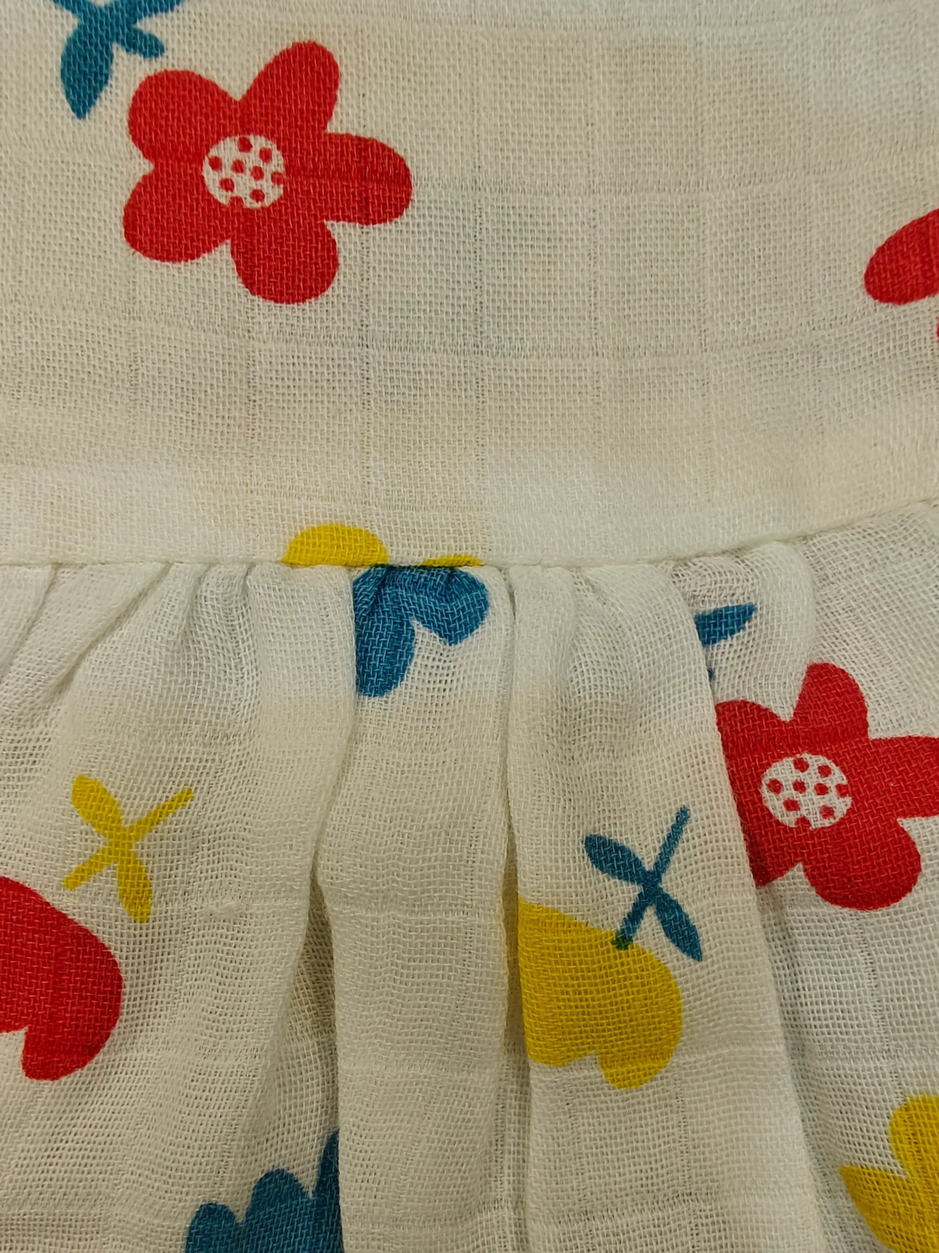Muslin cloth with red and blue floral print