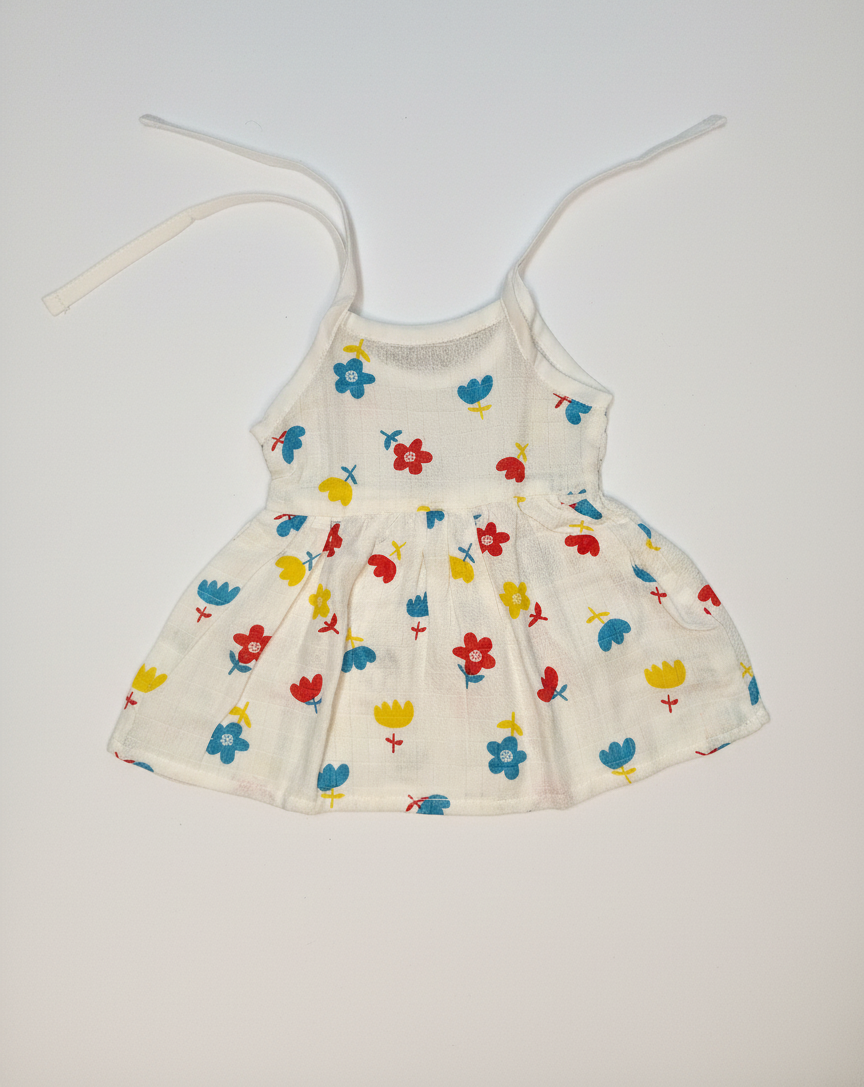 Muslin cloth with red and blue floral print